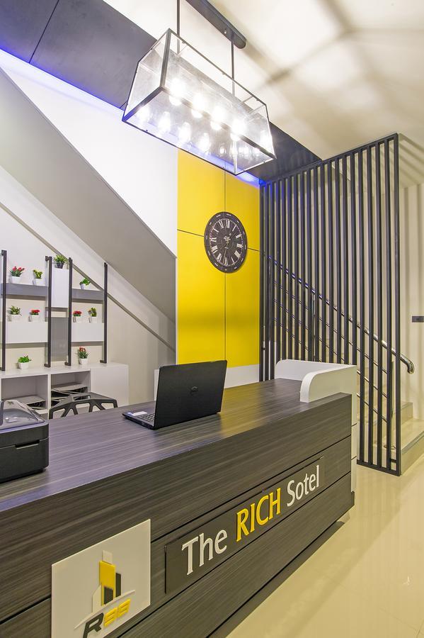 The Rich Sotel Krabi Bagian luar foto